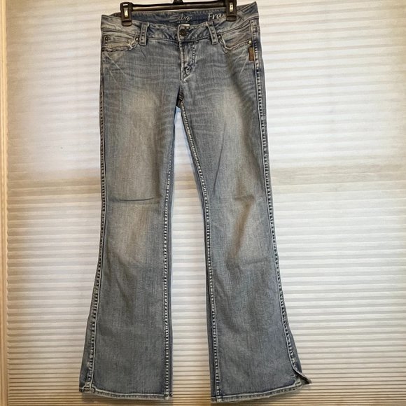 Silver Jeans Francis LOW RISE/FLARE LIGHT WASH SLIGHTLY DISTRESSED 29/33 NWOT - Picture 3 of 8